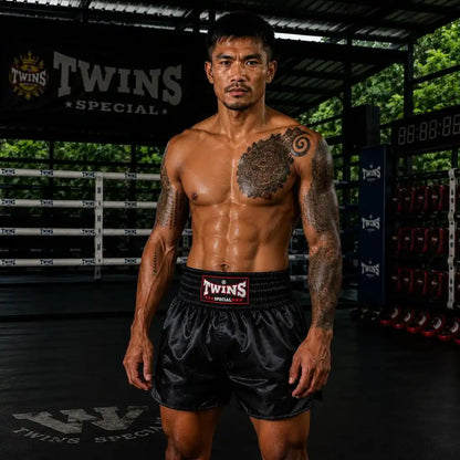 Twins Muay Thai Shorts TTE001 Schwarz